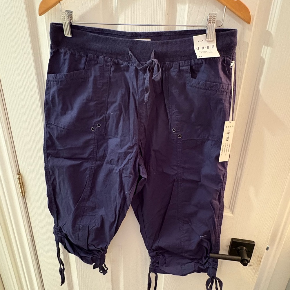 Women’s Navy Capris